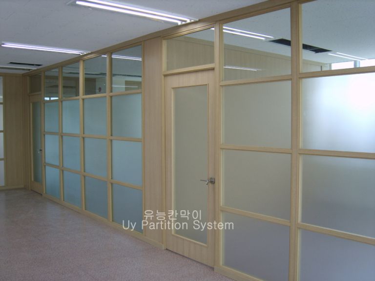 4단격자유리칸막이