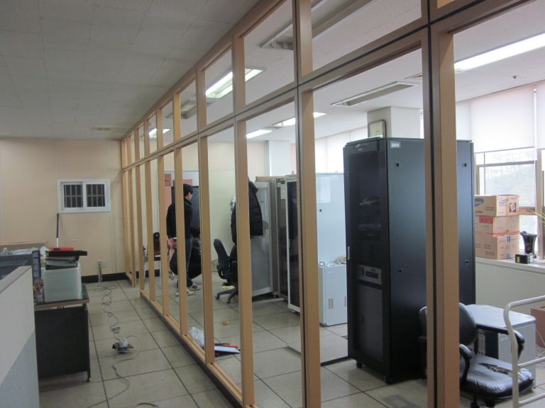 유리칸막이- 전산실