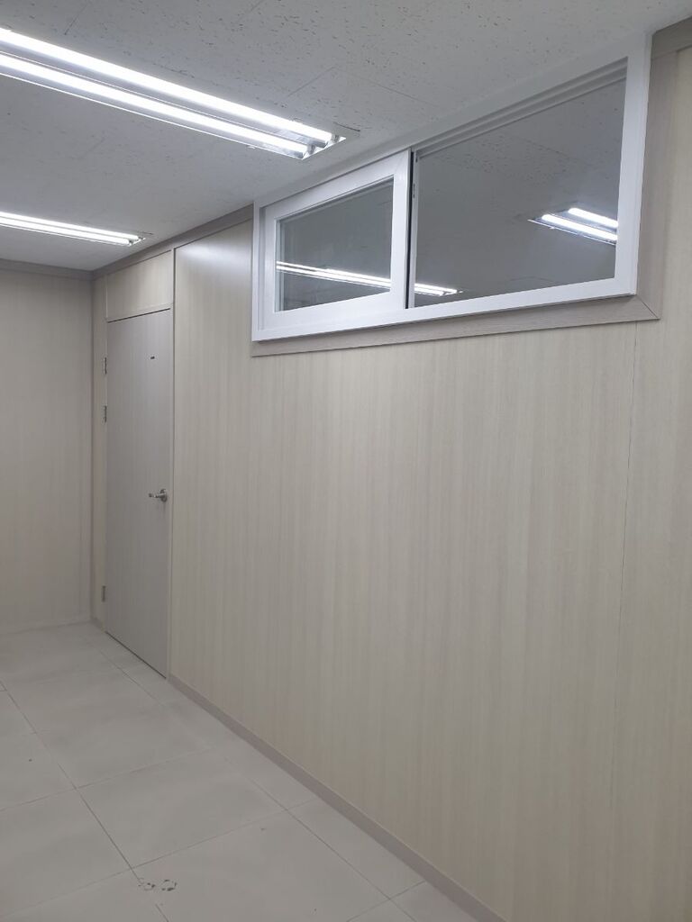 래핑칸막이 화이트오크 사무공간과 전산실 구분 칸막이 